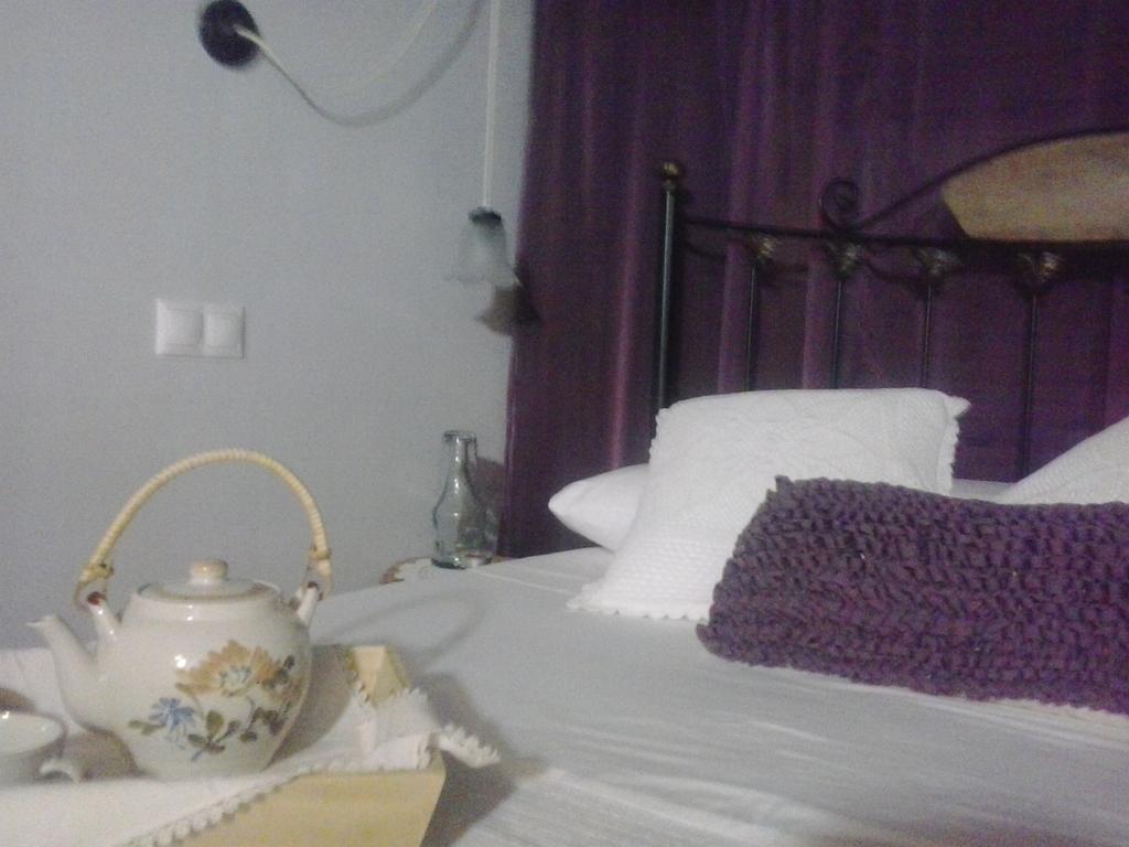 Hostal Royuela Стая снимка